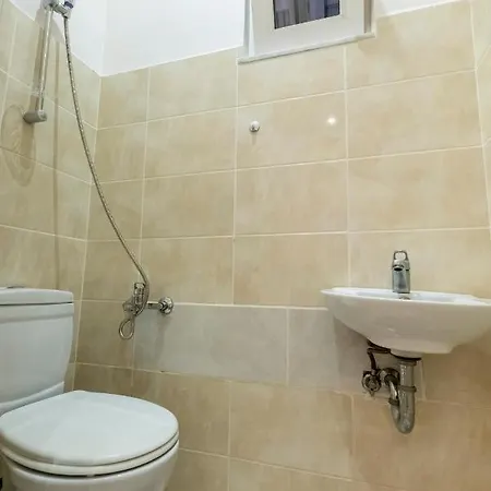 Apartment Stylish 3-br Apartment: High Ceilings, 2 Baths *