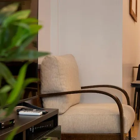 Apartment Stylish 3-br Apartment: High Ceilings, 2 Baths Istanbul