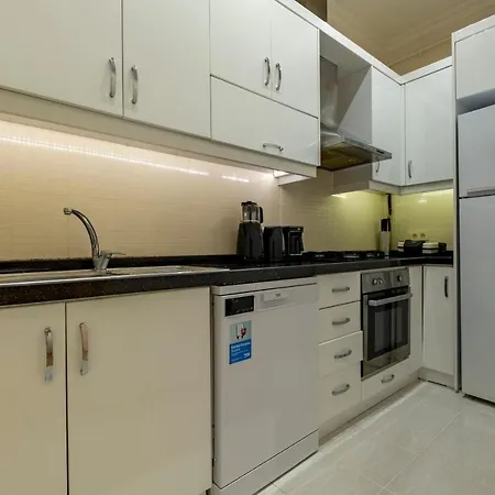 Stylish 3-br Apartment: High Ceilings, 2 Baths