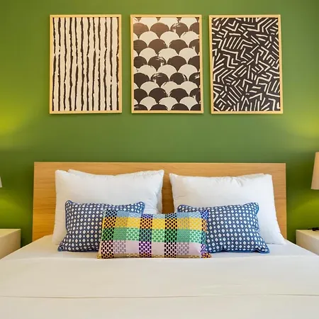 Stylish 3-br Apartment: High Ceilings, 2 Baths * Istanbul