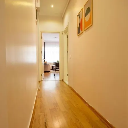 Stylish 3-br Apartment: High Ceilings, 2 Baths Istanbulská provincie