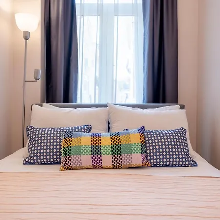 Stylish 3-br Apartment: High Ceilings, 2 Baths Apartmán Istanbulská provincie
