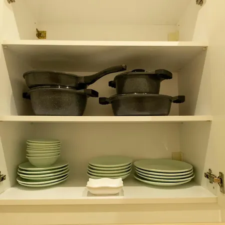 公寓 Stylish 3-br Apartment: High Ceilings, 2 Baths 伊斯坦布尔