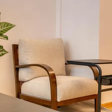Appartamento Stylish 3-br Apartment: High Ceilings, 2 Baths *